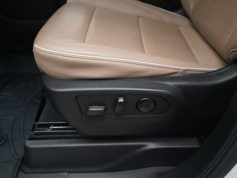Used 2022 Chevrolet Tahoe Premier AWD/4WD image 36