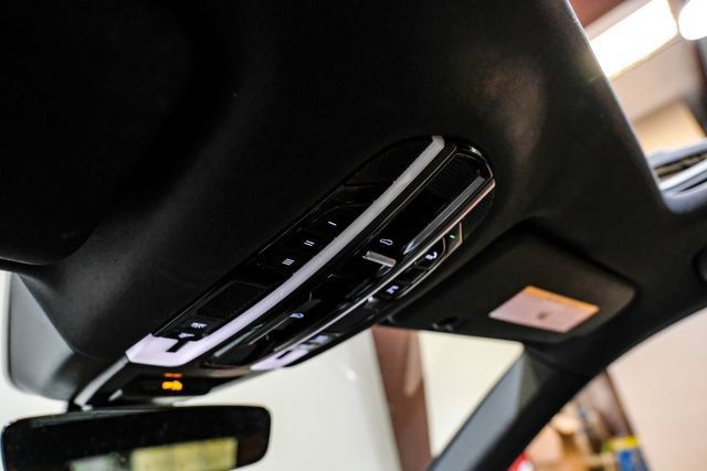 Used 2019 Porsche Cayenne AWD/4WD image 33