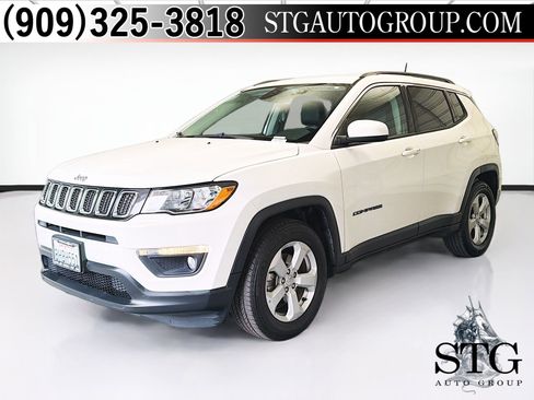 Used 2018 Jeep Compass Latitude image 1