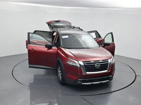 Used 2022 Nissan Pathfinder SL AWD/4WD image 47