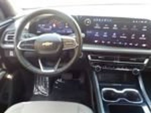 Used 2026 Chevrolet Traverse LT w/ Driver Confidence Package FWD image 24