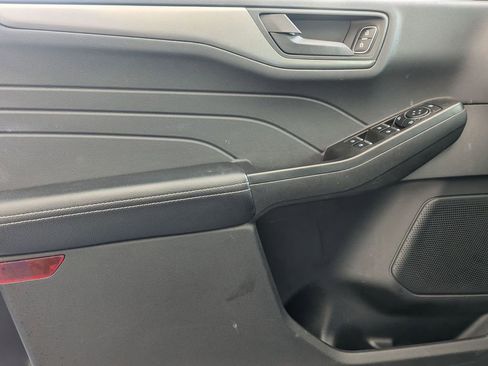 Used 2025 Ford Escape Active image 11