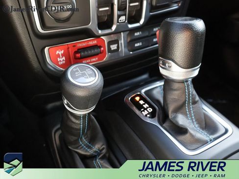 Used 2023 Jeep Wrangler Unlimited Rubicon 4xe w/ Cold Weather Group AWD/4WD image 37