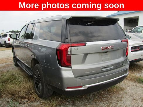 Used 2025 GMC Yukon XL Elevation AWD/4WD image 3
