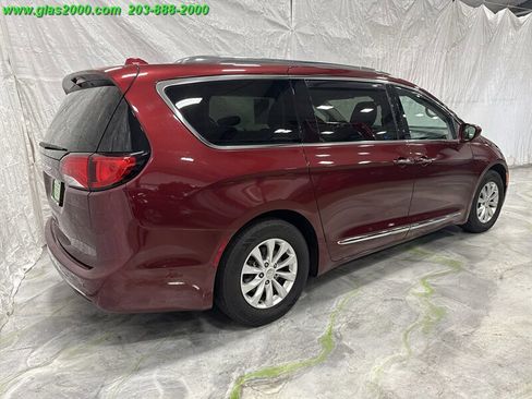 Used 2018 Chrysler Pacifica Touring-L Plus image 8