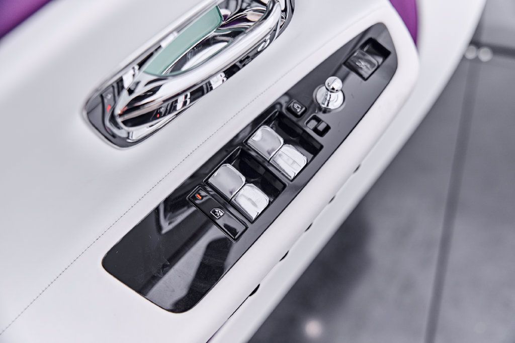 Used 2024 Rolls-Royce Spectre w/ Spectre Launch Package AWD/4WD image 31