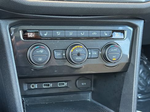 Used 2018 Volkswagen Tiguan SEL image 22