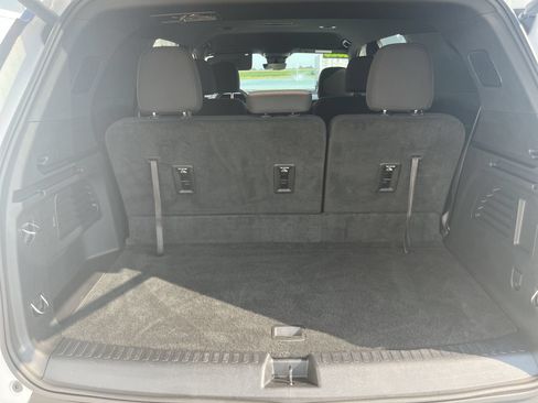 Used 2026 Chevrolet Traverse LT w/ Driver Confidence Package FWD image 25