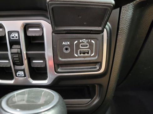 Used 2021 Jeep Wrangler Unlimited Sahara AWD/4WD image 61