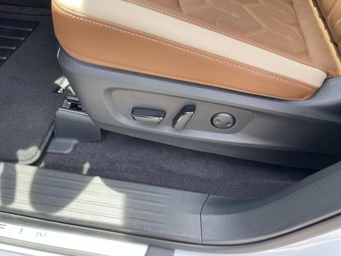 New 2026 Nissan Pathfinder Platinum FWD image 24