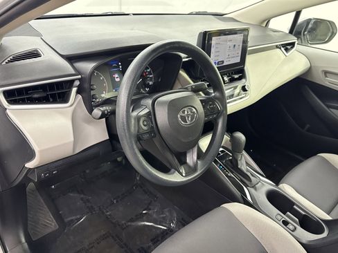 Used 2024 Toyota Corolla LE image 7