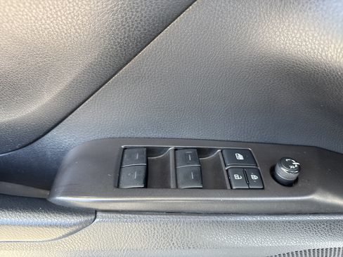 Used 2021 Toyota Camry SE FWD image 16