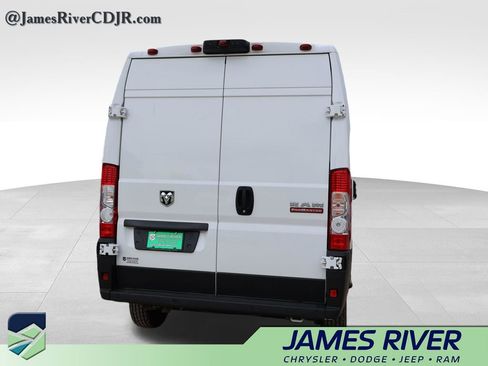Used 2021 RAM ProMaster 2500 w/ Convenience Group FWD image 14