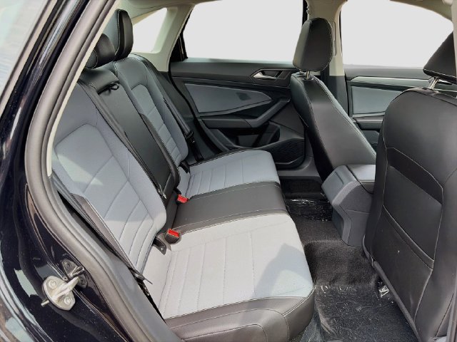 New 2026 Volkswagen Jetta SE FWD image 24