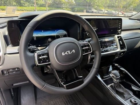 Certified 2023 Kia Sorento SX FWD image 14