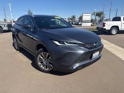 Used 2021 Toyota Venza Limited w/ Carpet Mat Package (TMS)