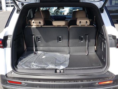 Used 2026 Buick Enclave Preferred w/ LPO, Floor Liner Package image 34