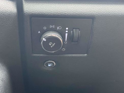 Used 2015 Jeep Grand Cherokee Limited RWD image 28