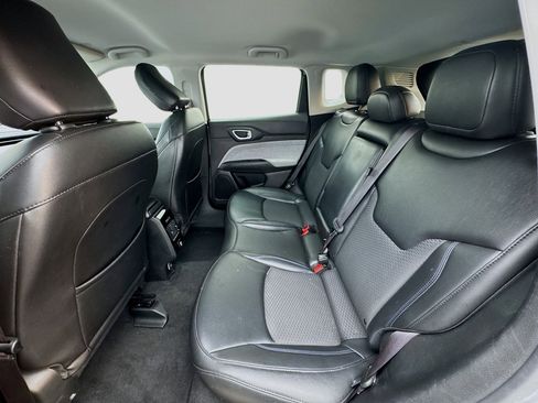 Used 2022 Jeep Compass Latitude image 15