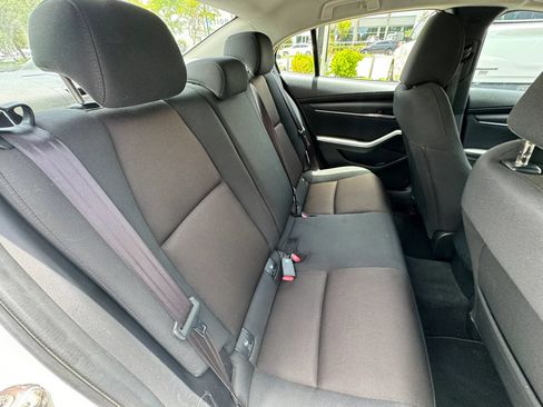 Used 2021 MAZDA MAZDA3 s FWD image 18