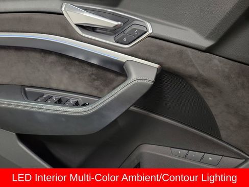 Used 2019 Audi e-tron Prestige w/ Prestige Package AWD/4WD image 20
