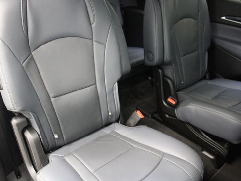 Used 2020 Buick Enclave Essence w/ Sound and Sites Package image 24