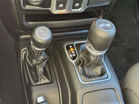 Used 2025 Jeep Wrangler Sport S image 17