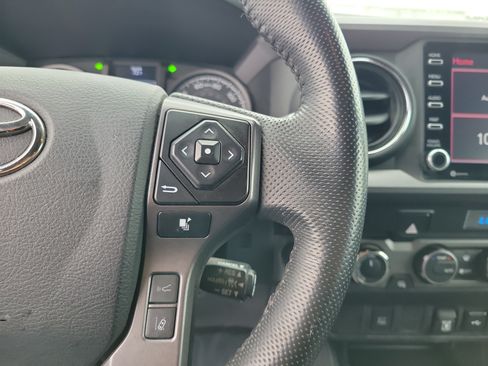 Used 2022 Toyota Tacoma TRD Sport AWD/4WD image 23