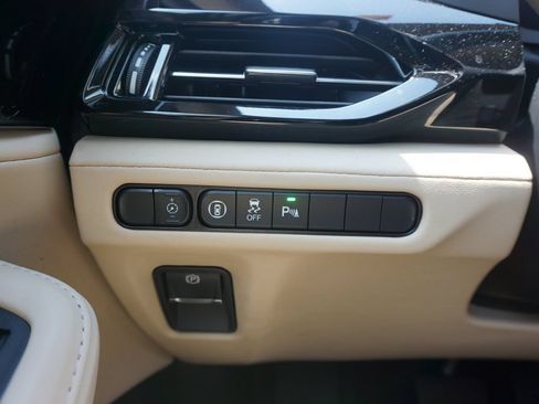 Used 2024 Acura MDX FWD w/ Technology Package image 5