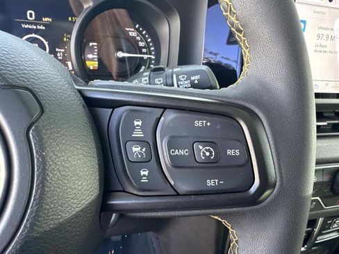 Used 2024 Jeep Wrangler Unlimited AWD/4WD image 21