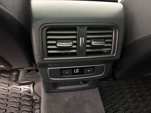 Used 2023 Audi Q5 2.0T Premium w/ Convenience Package AWD/4WD image 32