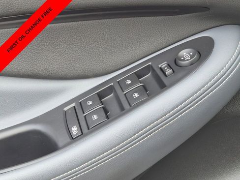 Used 2020 Buick Envision Essence w/ Experience Buick Package FWD image 34