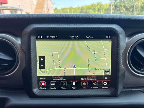 Used 2021 Jeep Gladiator Sport image 15