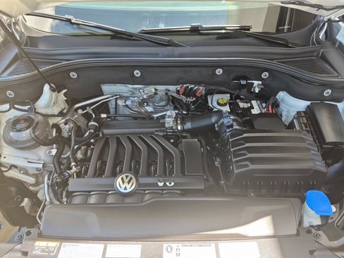 Used 2021 Volkswagen Atlas SEL AWD/4WD image 34