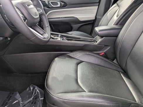 Used 2025 Jeep Compass Limited AWD/4WD image 12