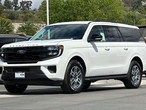New 2026 Ford Expedition Max Active RWD image 7