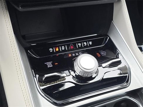 New 2025 Jeep Wagoneer Series II image 13