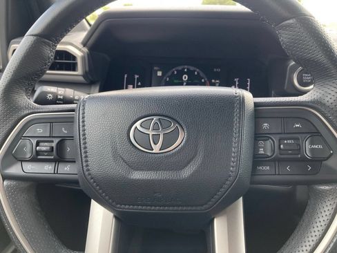 Used 2025 Toyota 4Runner SR5 AWD/4WD image 19