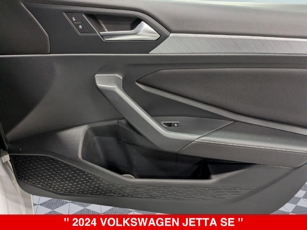 Used 2024 Volkswagen Jetta SE FWD image 33