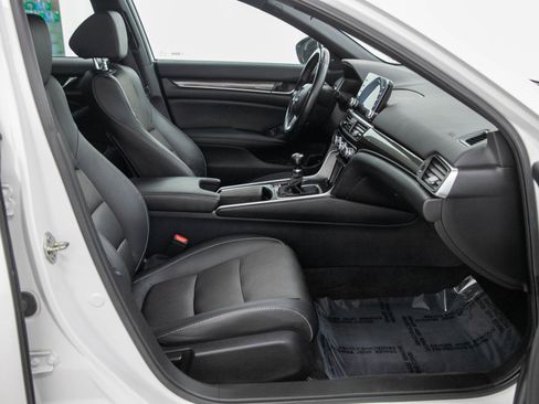 Used 2020 Honda Accord Sport image 11