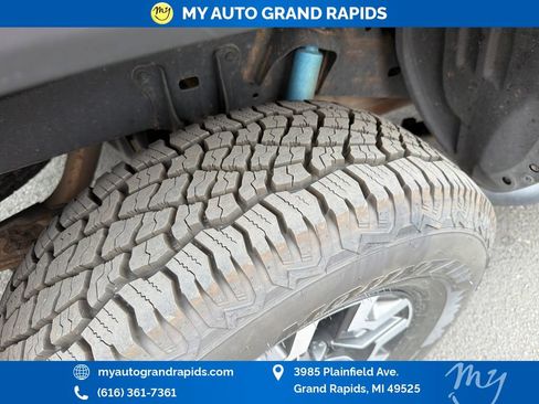 Used 2018 Toyota Tacoma TRD Off-Road AWD/4WD image 34