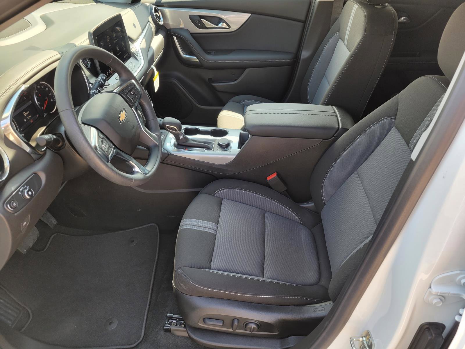 New 2026 Chevrolet Blazer LT w/ Convenience Package FWD image 16