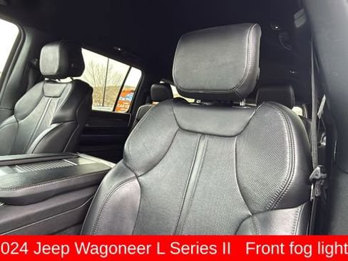 Used 2024 Jeep Wagoneer L Series II w/ Flexible Seating Group image 11