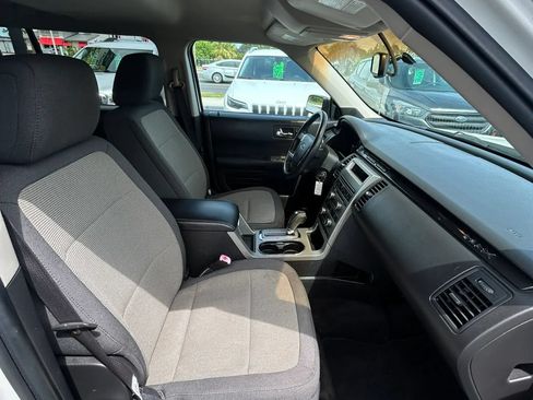 Used 2010 Ford Flex SE FWD image 9