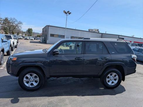 Certified 2024 Toyota 4Runner SR5 Premium w/ Moonroof Package AWD/4WD image 3