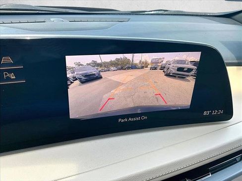 Used 2024 Cadillac XT4 Luxury w/ Cold Weather Package FWD image 23