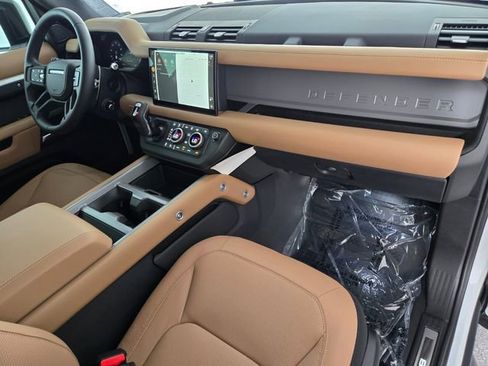 New 2025 Land Rover Defender 130 V8 AWD/4WD image 19