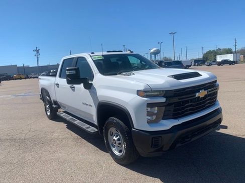 Used 2024 Chevrolet Silverado 2500 W/T image 1