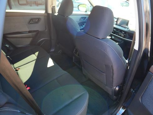 Used 2023 Nissan Rogue S AWD/4WD image 21