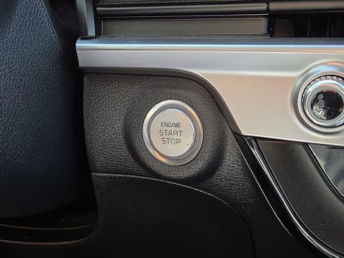 Used 2025 Kia Telluride S AWD/4WD image 31